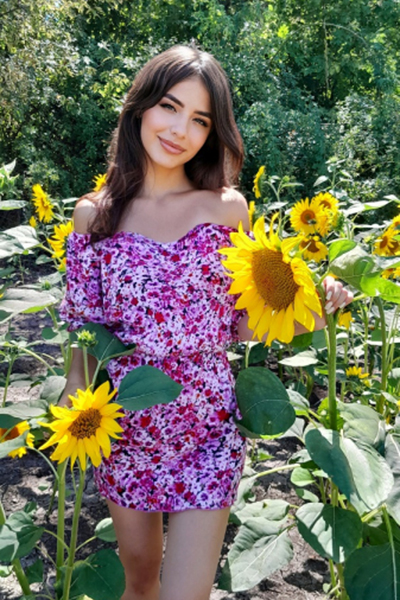 Yuliia 21 years old Ukraine Vinnitsa, Russian bride profile, meetbrides.online