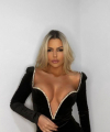 profile of Russian mail order brides Thays Leite