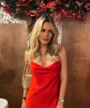profile of Russian mail order brides Thays Leite
