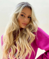 profile of Russian mail order brides Thays Leite