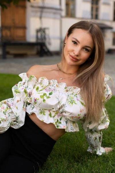 Iryna 28 years old Spain Alicante, Russian bride profile, meetbrides.online