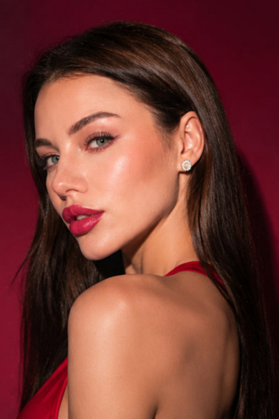 Yuliya, 28