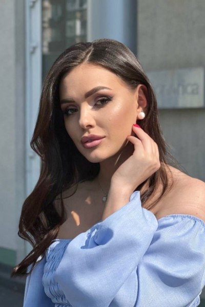 Alena, 30