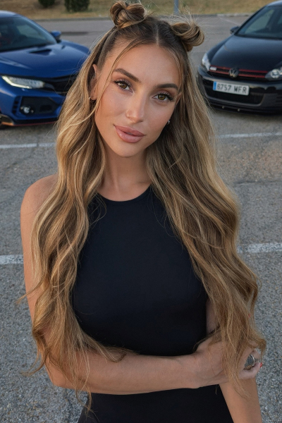 Ana Maria, 32
