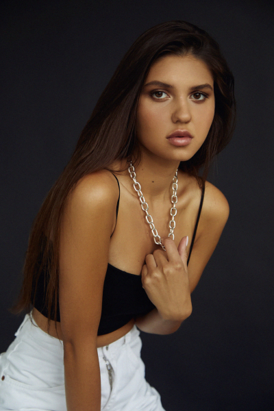 Ekaterina, 25