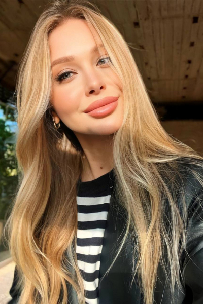 Anastasiia, 27