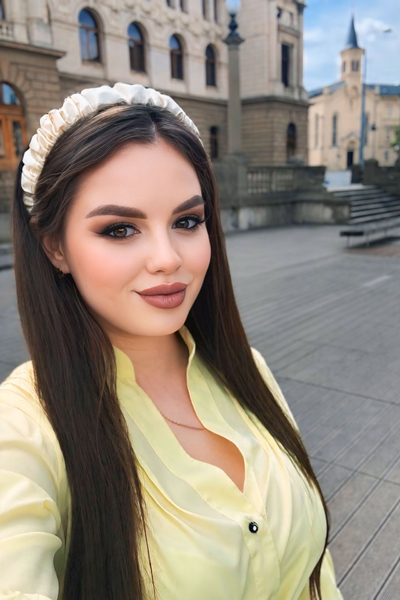 Karina 26 years old Ukraine Kyiv, Russian bride profile, meetbrides.online
