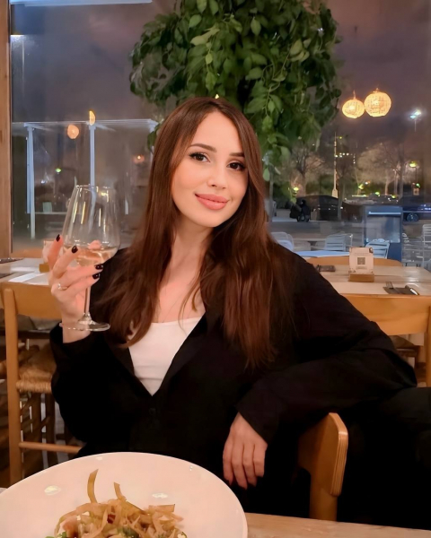 Lidiya, 35