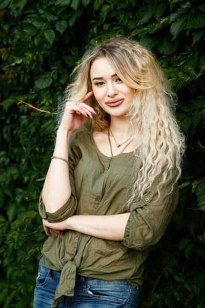 Marina 31 years old Ukraine Uman', Russian bride profile, meetbrides.online