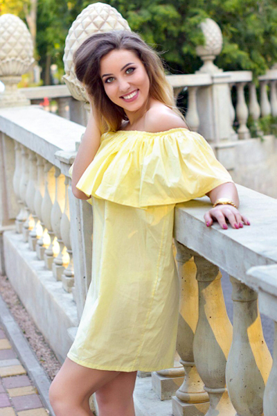 Darya 26 years old Ukraine Kharkov, Russian bride profile, meetbrides.online