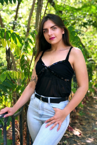 Viktoriya 27 years old Ukraine Cherkasy, Russian bride profile, meetbrides.online