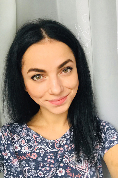 Anna 28 years old Ukraine Rovno, Russian bride profile, meetbrides.online