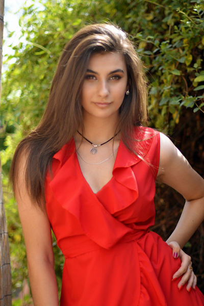 Amina 24 years old Ukraine Kharkiv, Russian bride profile, meetbrides.online