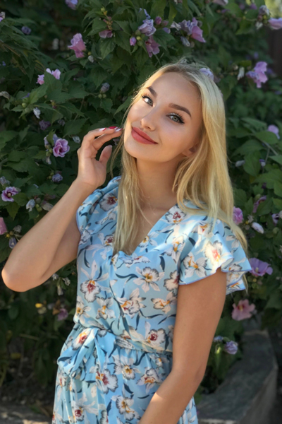 Yelyzaveta 23 years old Ukraine Dnipro, Russian bride profile, meetbrides.online