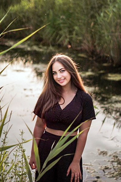 Yana 23 years old Ukraine Mykolaiv, Russian bride profile, meetbrides.online